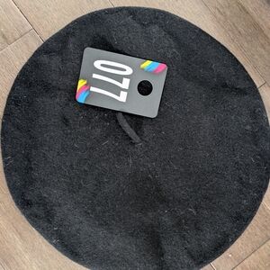Black Wool Beret